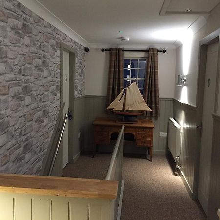 The Harbour Guest House Ирвин Экстерьер фото