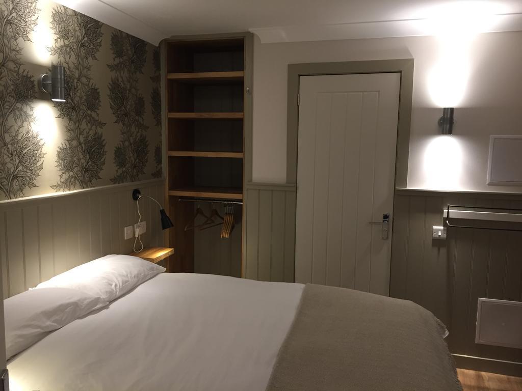 The Harbour Guest House Ирвин Экстерьер фото